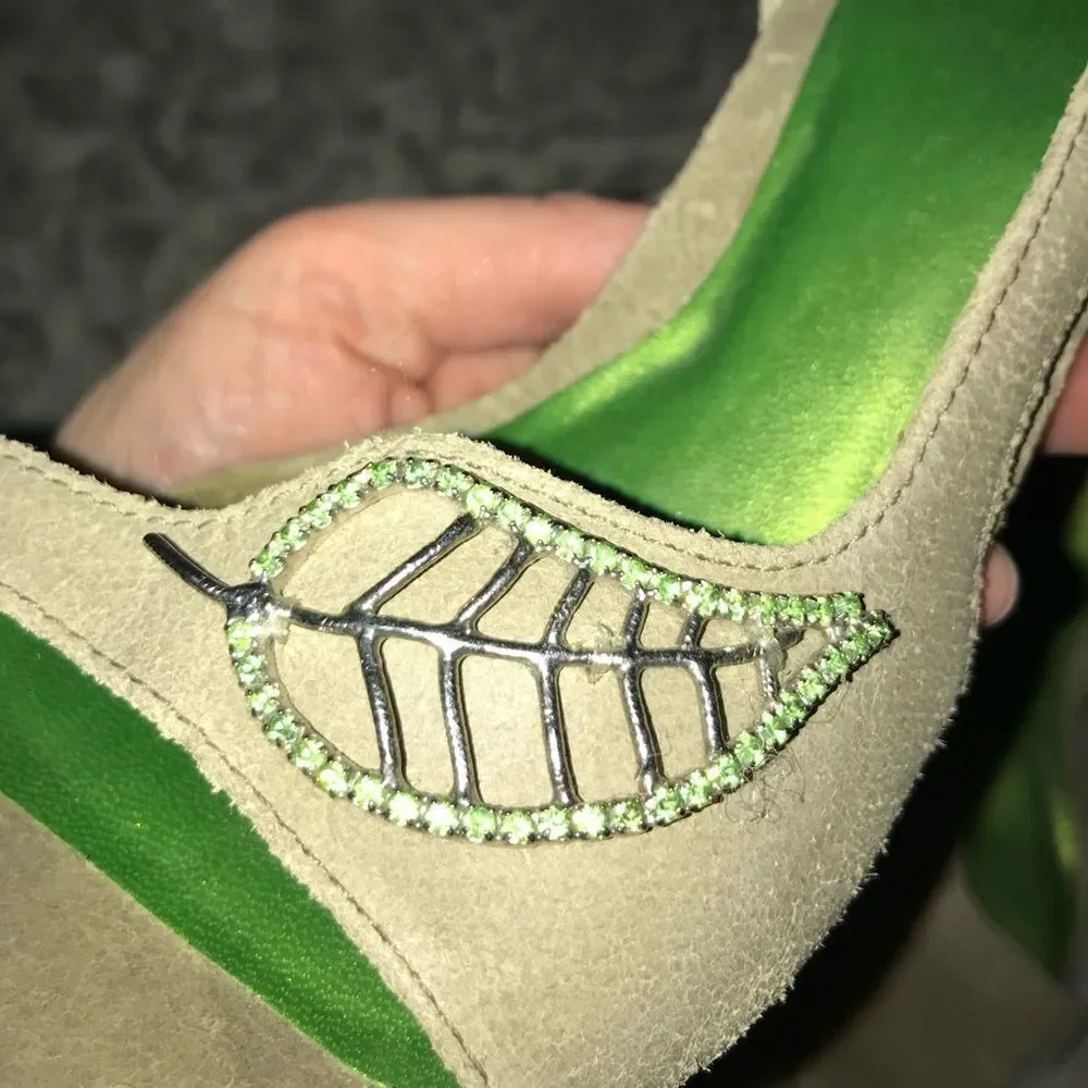 Never Worn Carlos Santana Green Suede Heels